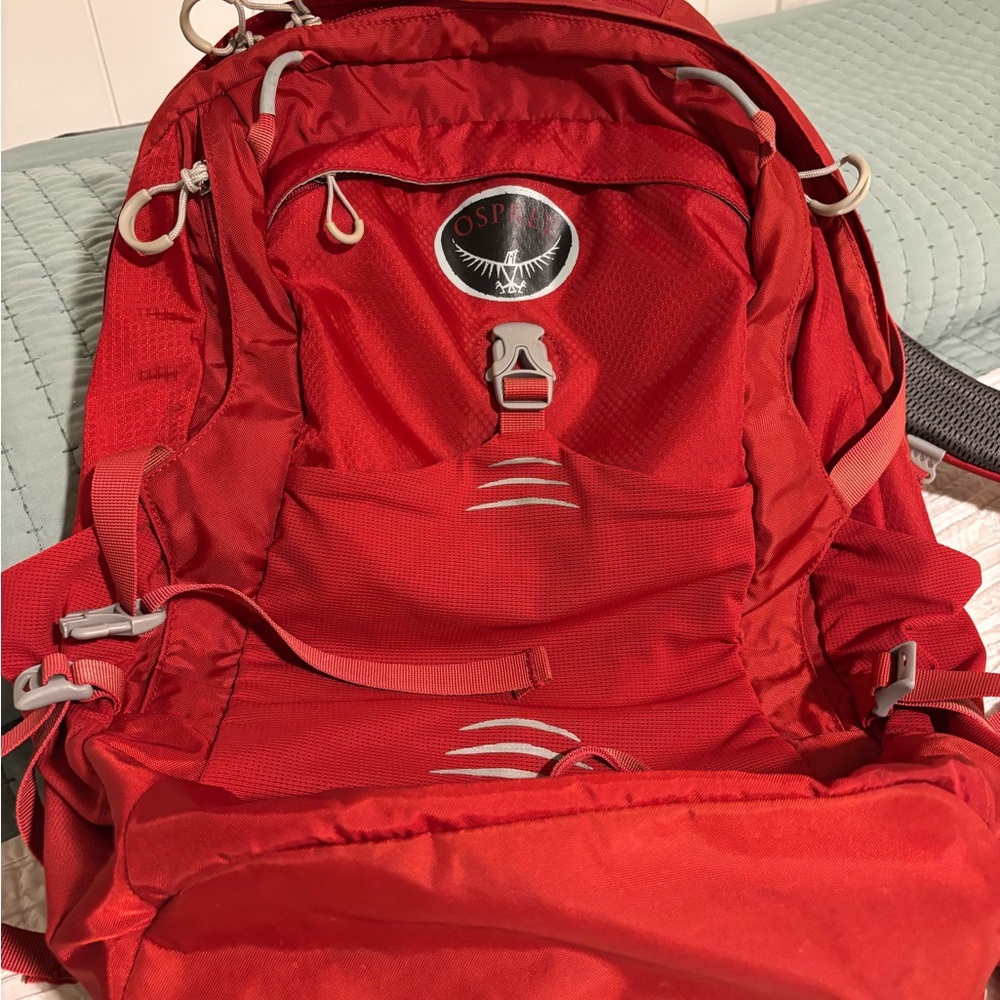 Osprey Quantum 24/7 series Red Backpack